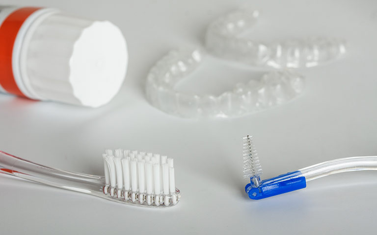 Higiene dental con Invisalign